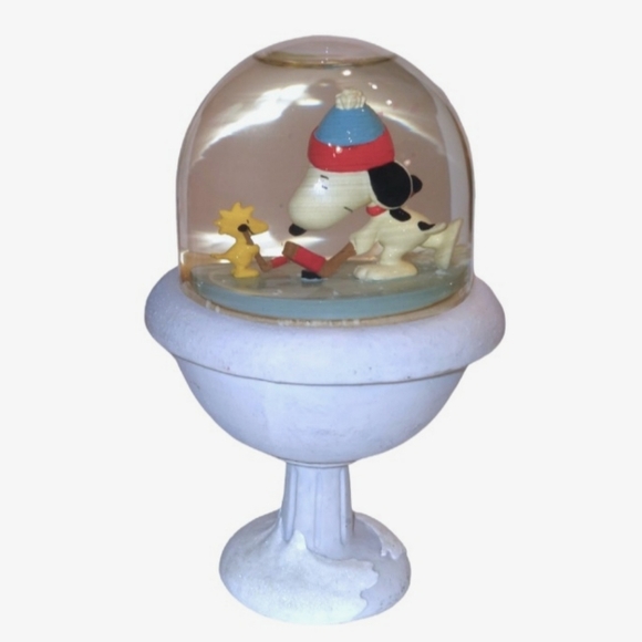 2001 Hallmark Peanuts Gallery Snoopy & Woodstock WINTER GAMES Snow Globe - Picture 2 of 9